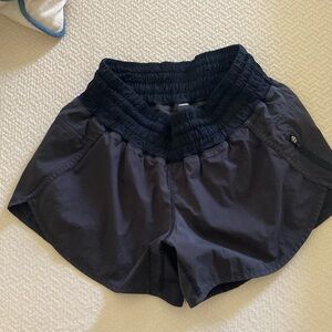 Lululemon shorts size 8